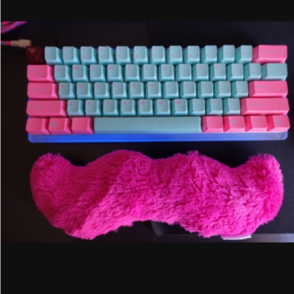 NEW Lyft Original Pink Plush Mustache Cuddlestache NEW